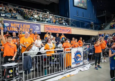 Spieltag 01.11.24 - Stadthalle Rostock - der Orange Block trommelt