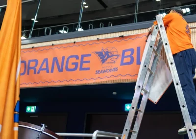 Spieltag 01.11.24 - Stadthalle Rostock - Aufbau des Orange Blocks