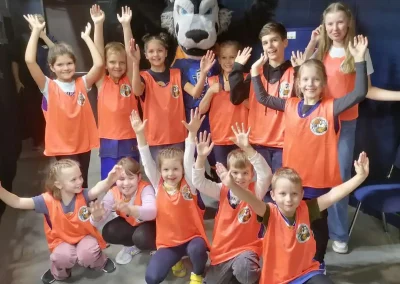 Spieltag 01.11.24 - Stadthalle Rostock - Die Kids für den Spieler-Einlauf