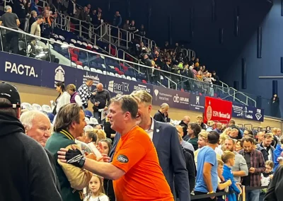 Spieltag 01.11.24 - Stadthalle Rostock - Micha, Jens & Robert klatschen ab